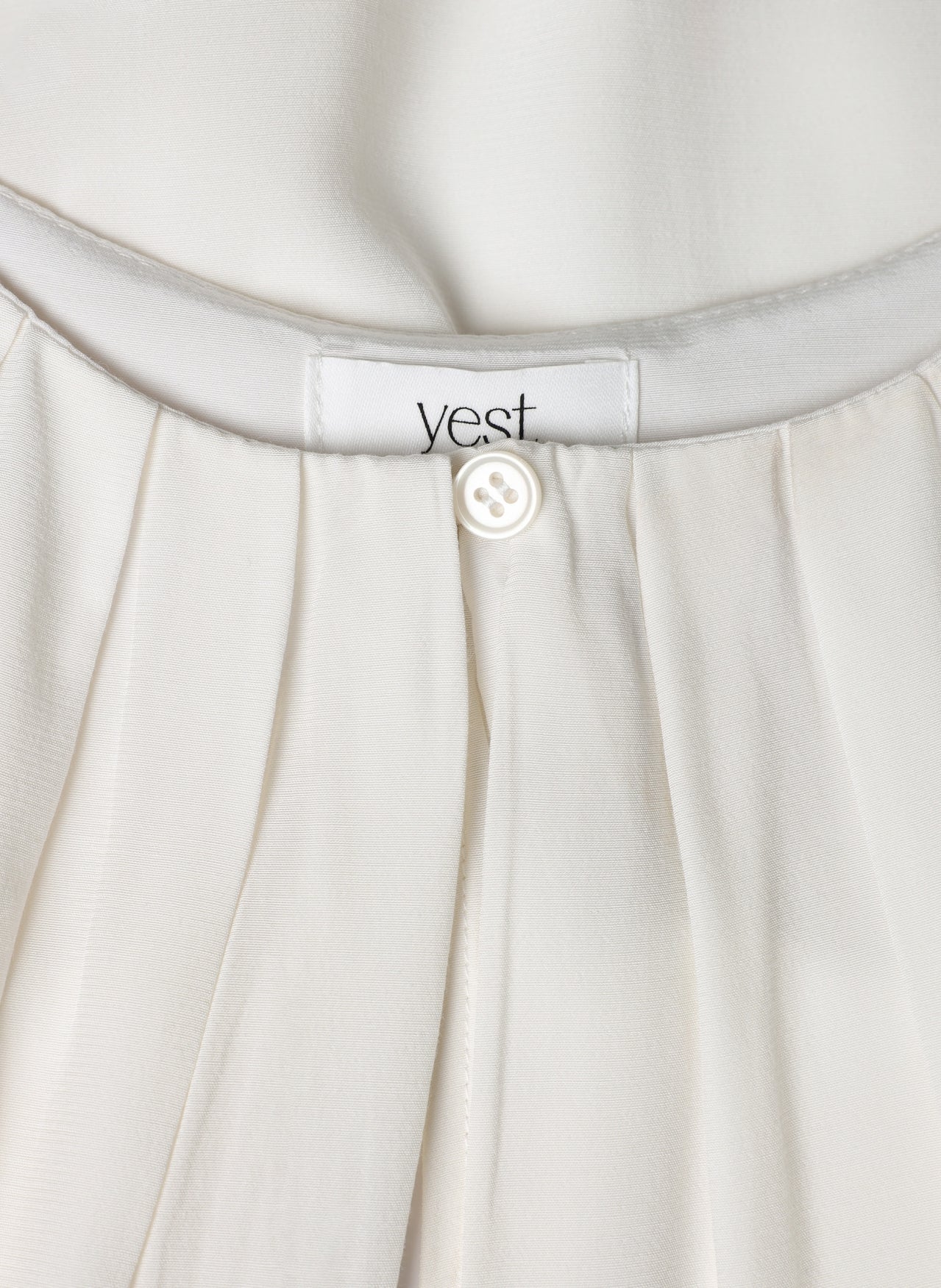 Dionne | Winter White