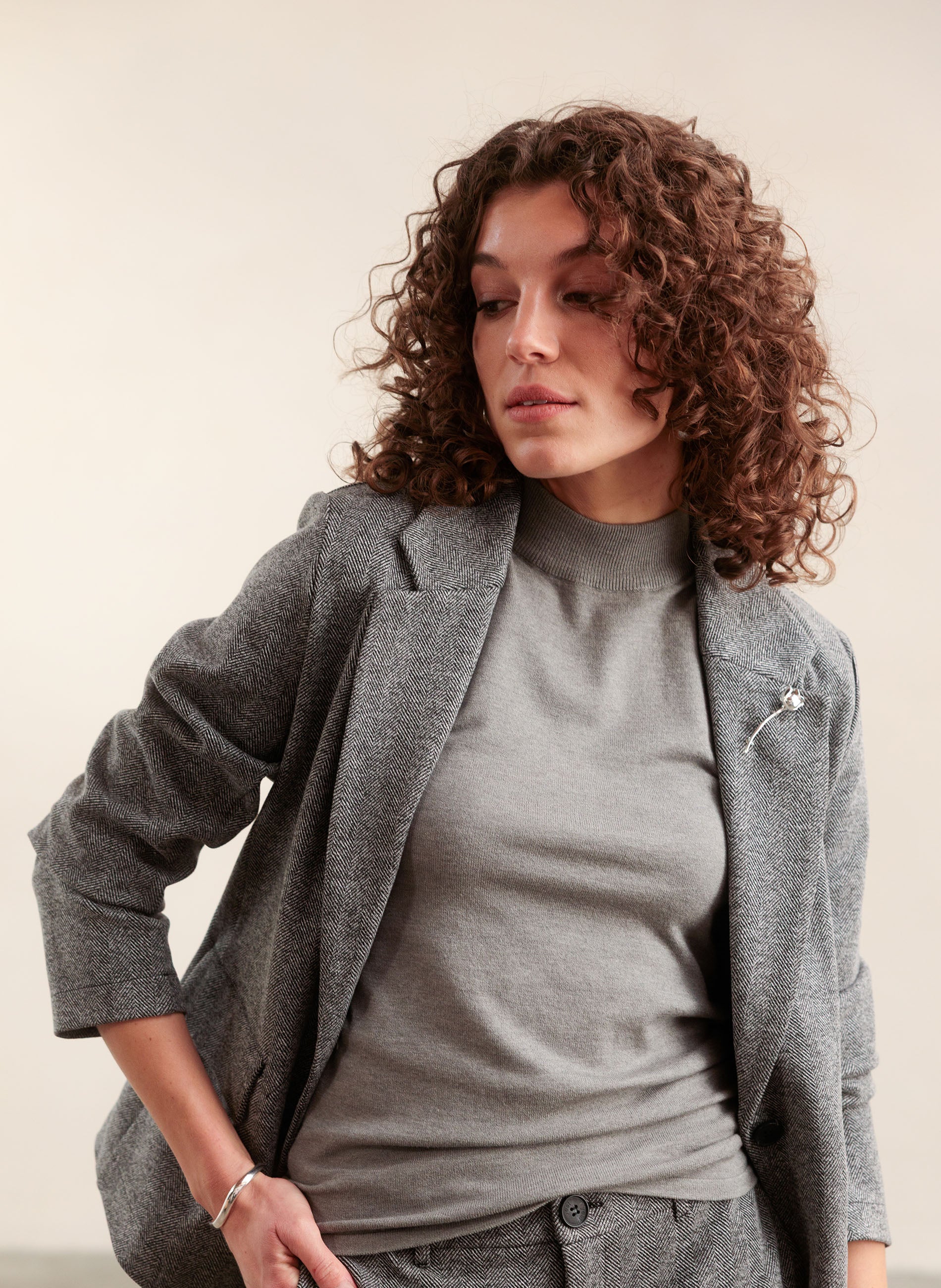Berta Essential | Dark Grey/Multi-Colo
