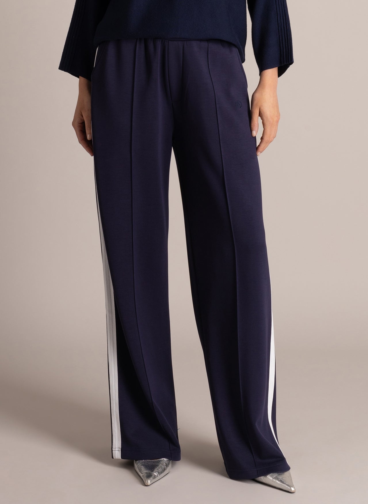 Ilma Essential | Dark Blue/Off white