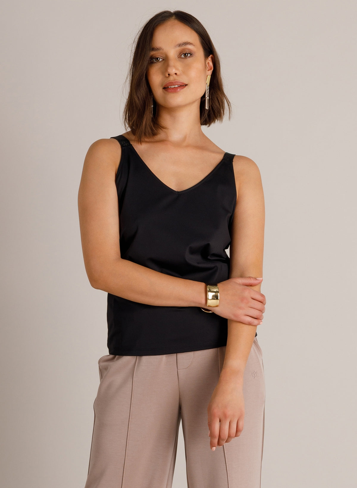 YYSalina Essential | Black