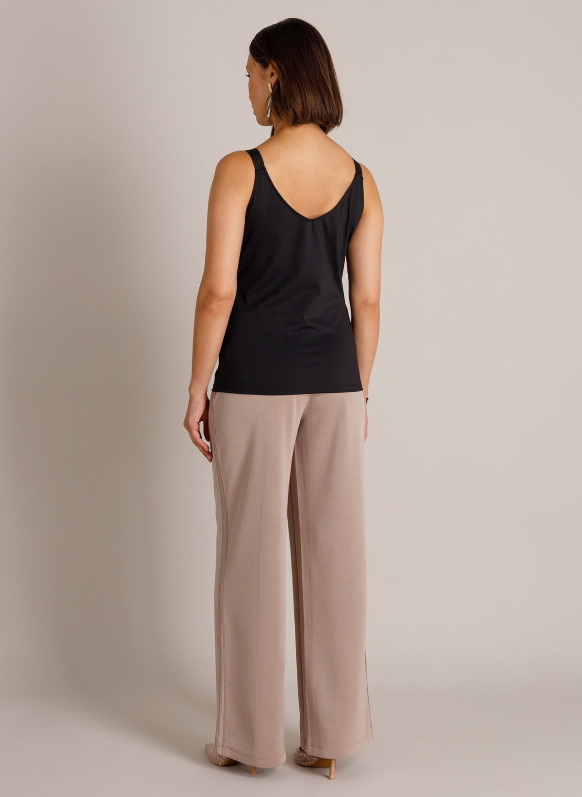 YYSalina Essential | Black