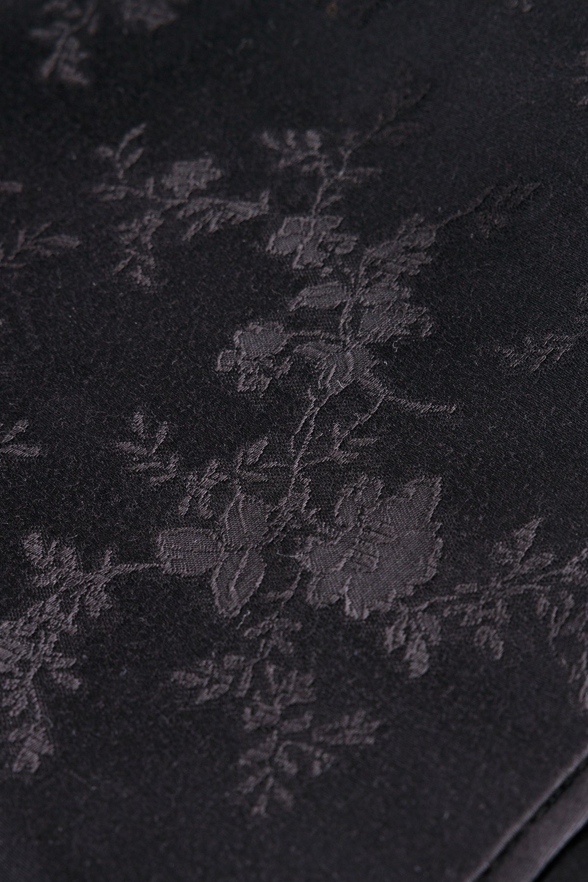 YYWalda | Black