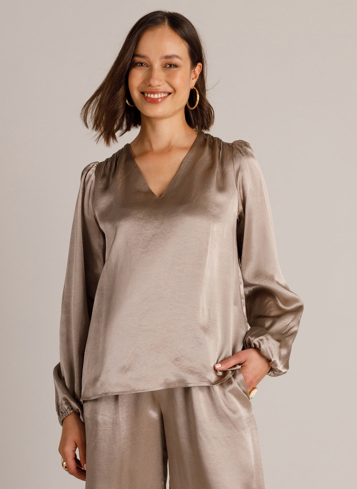 YYWinnika | Taupe Grey