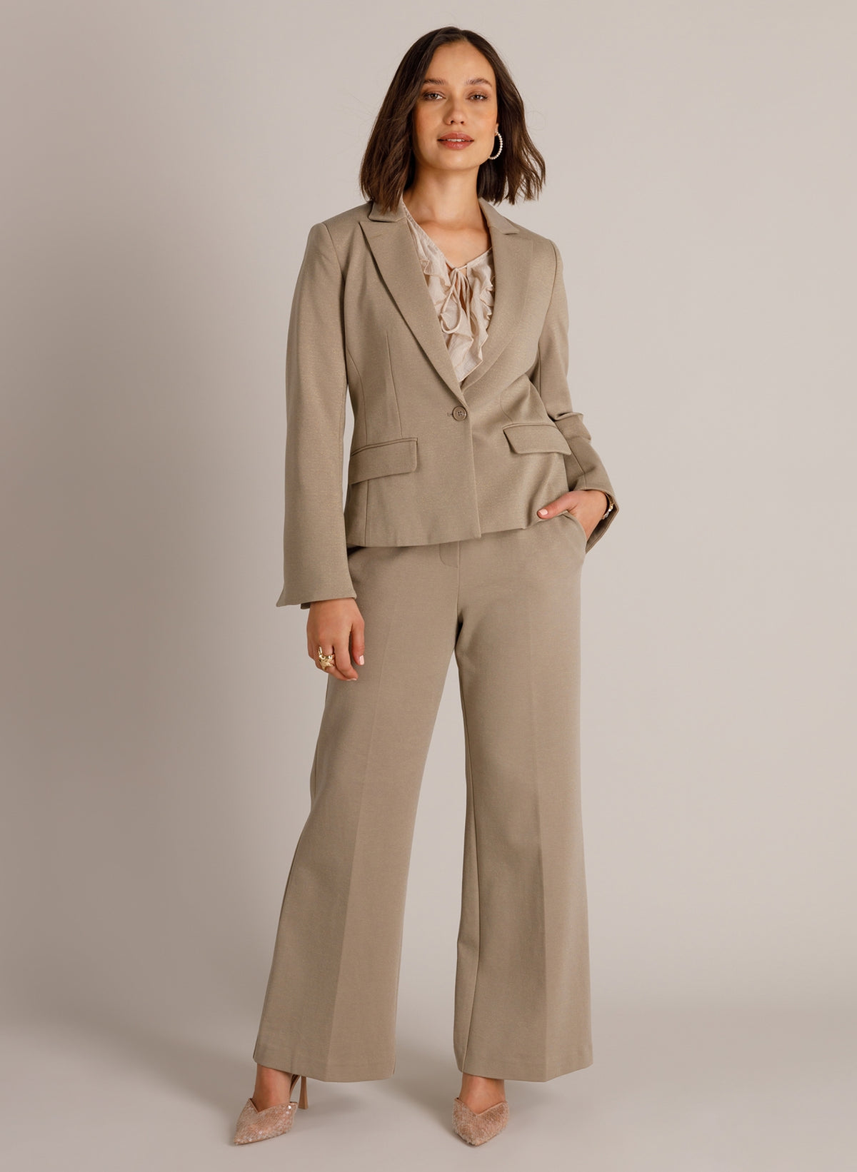 YYWinae | Taupe Grey