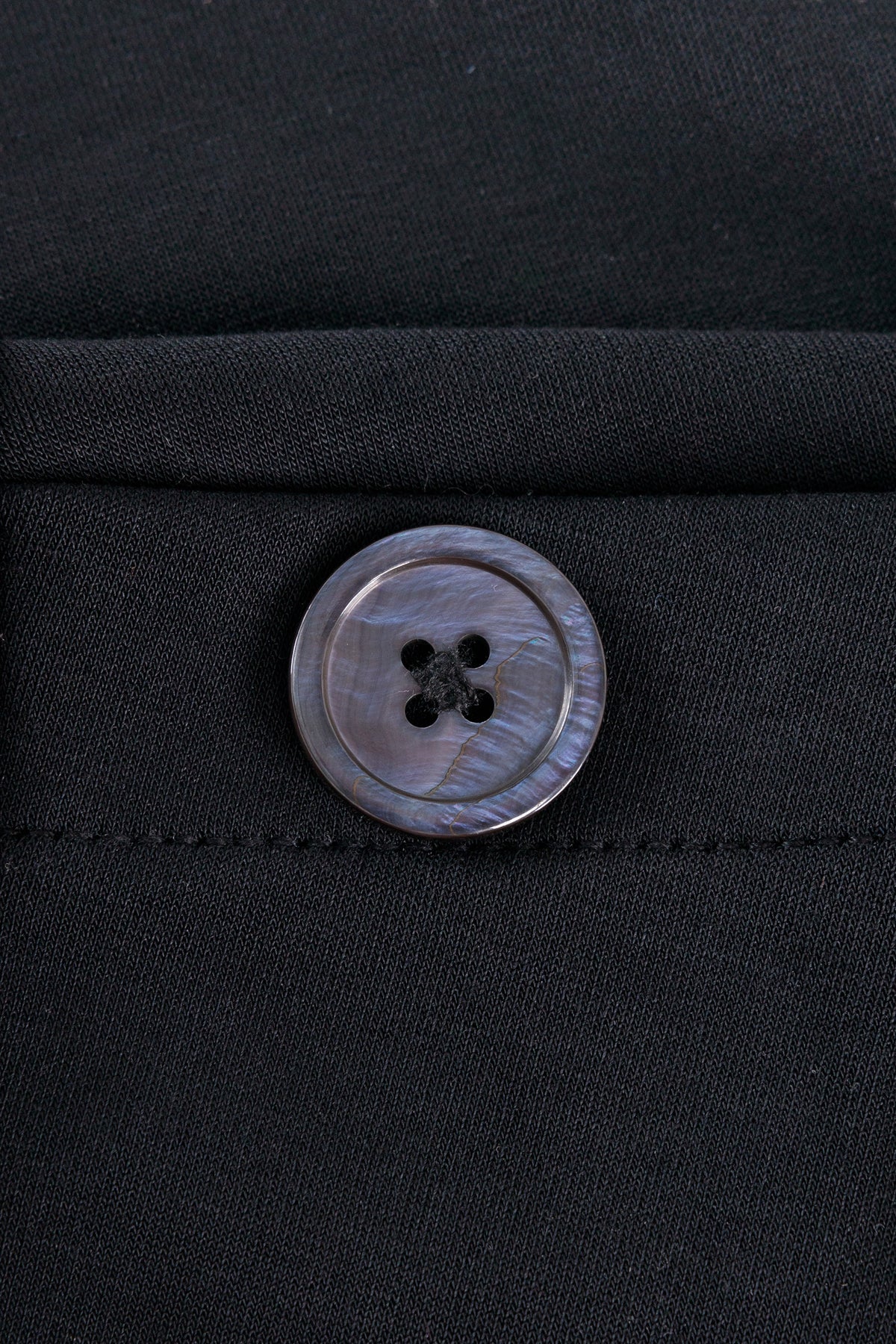YYWynika | Black