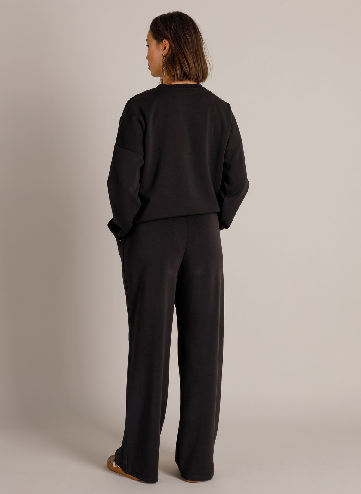 YYIlma Essential | Black