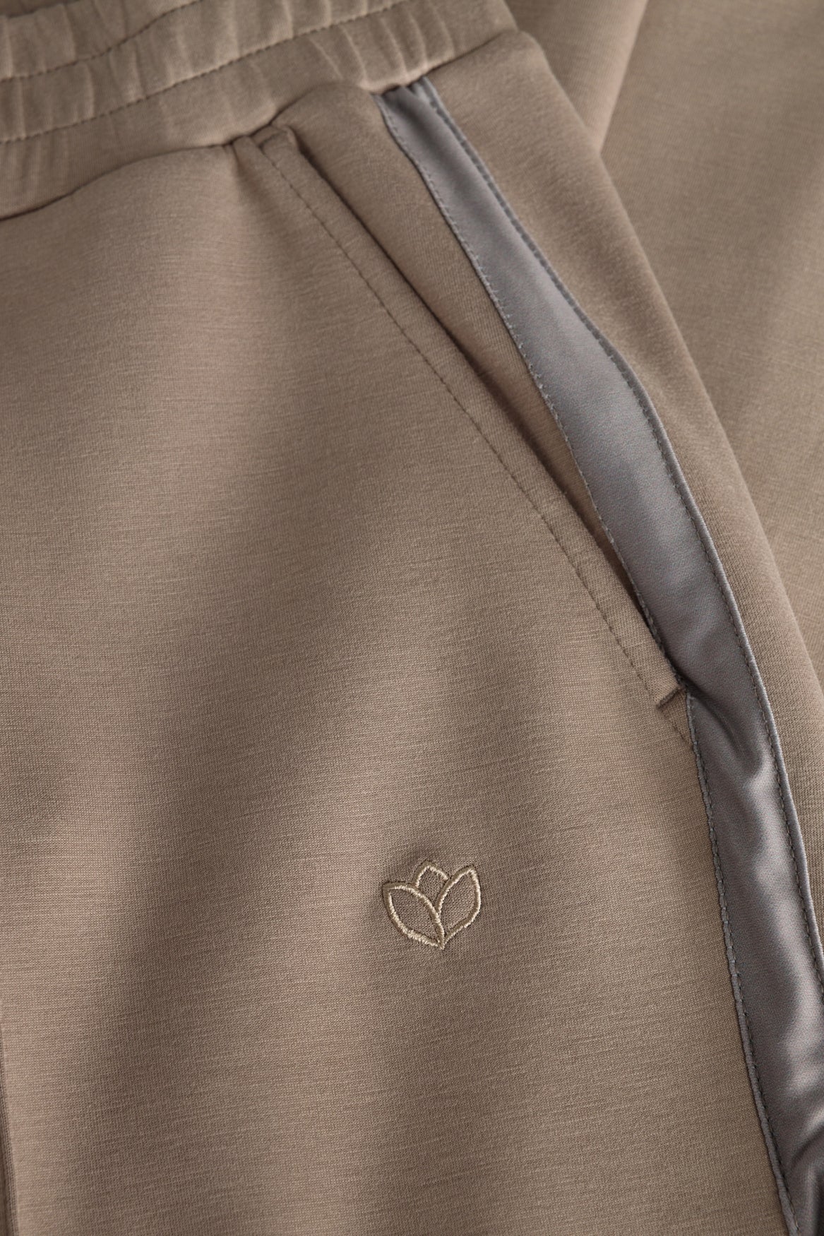 YYIlma Essential | Taupe Grey