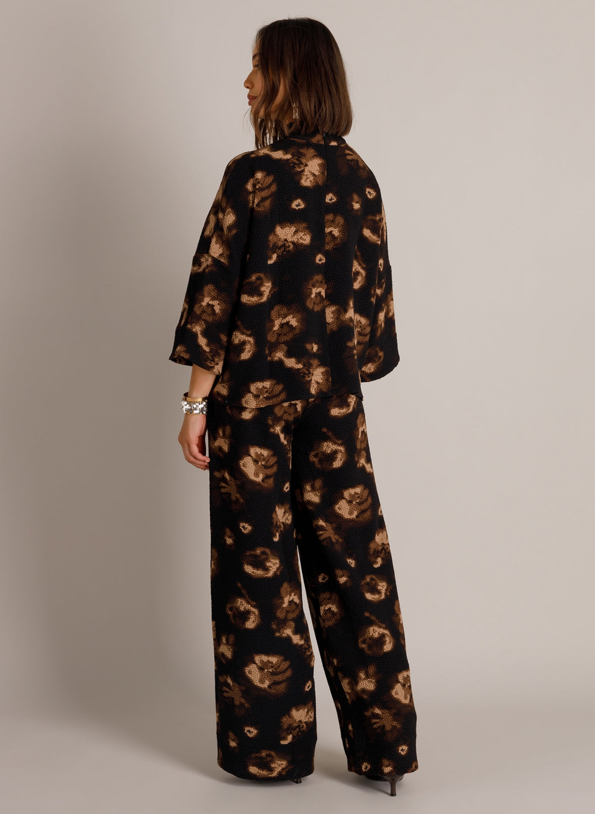 YYWinnie | Black Multi Colour