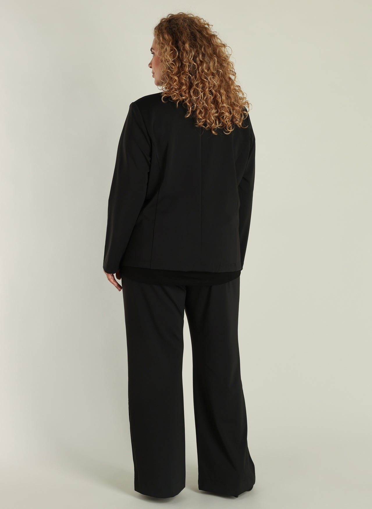 Vita Essential | Black