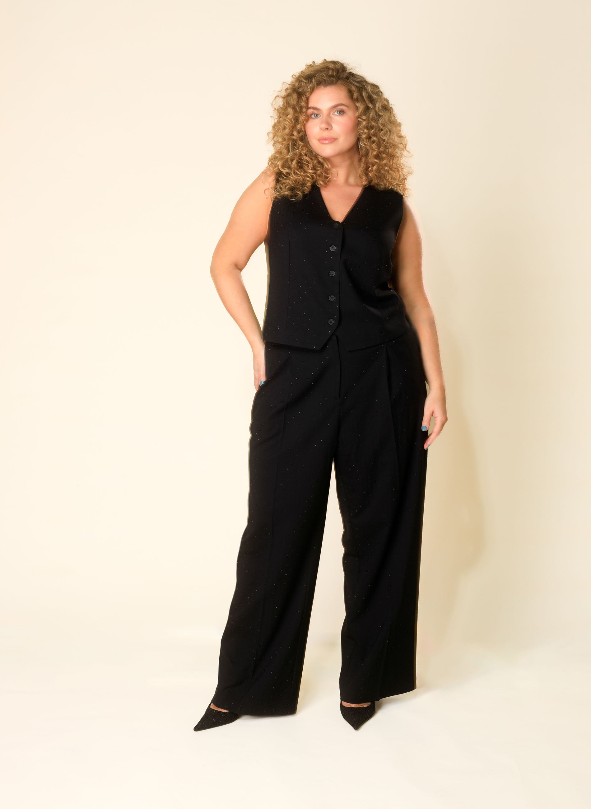 Henriette | Black