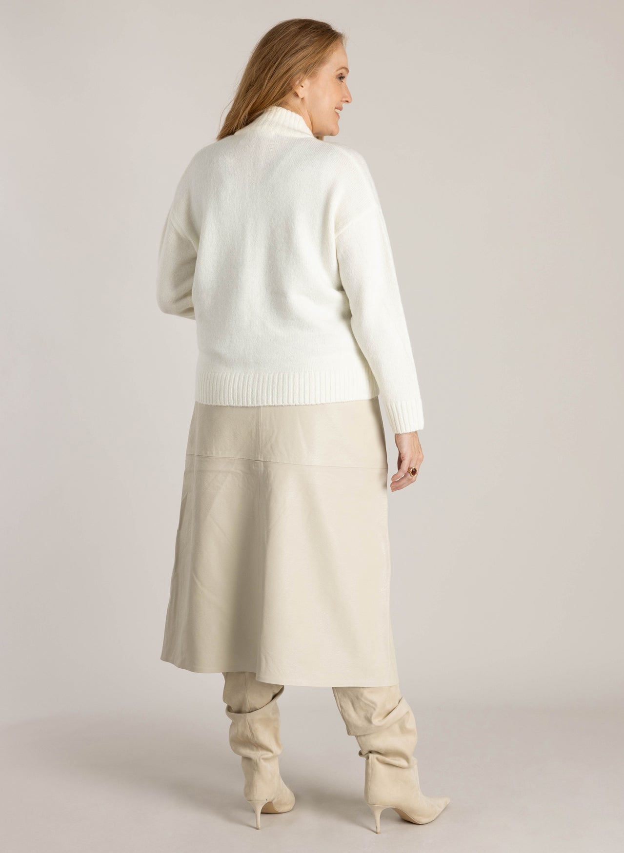 Haniya | Winter White