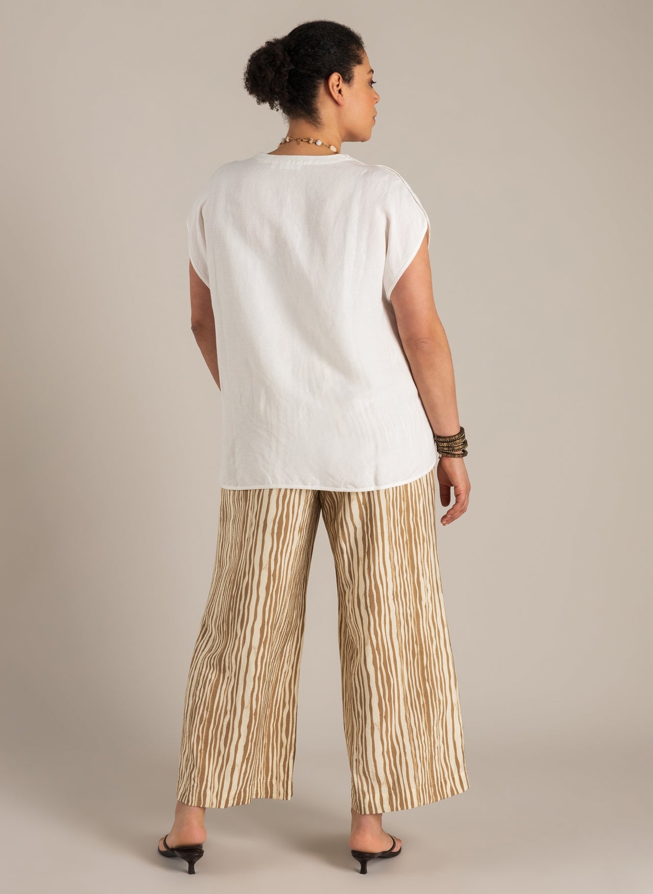 Nadia | Off White