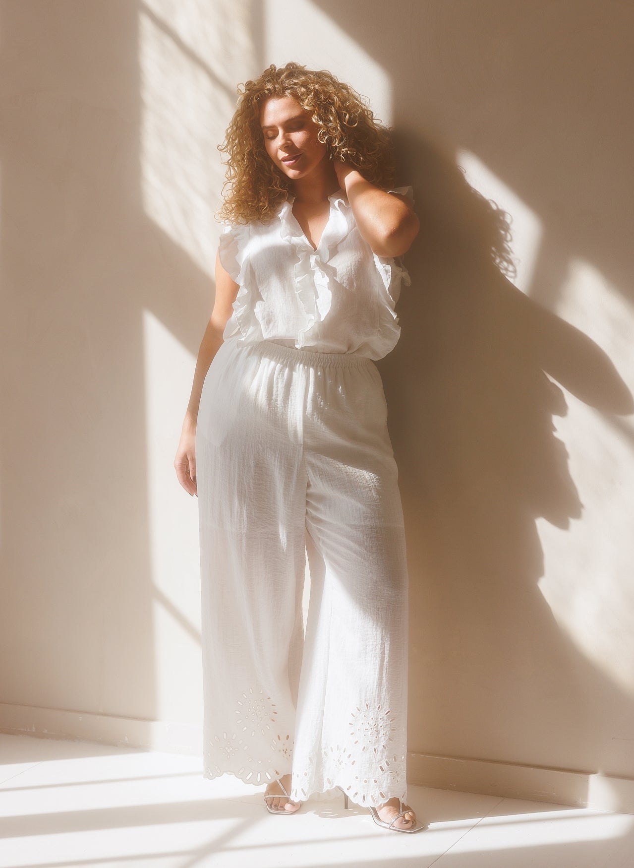 Nuria | Off White