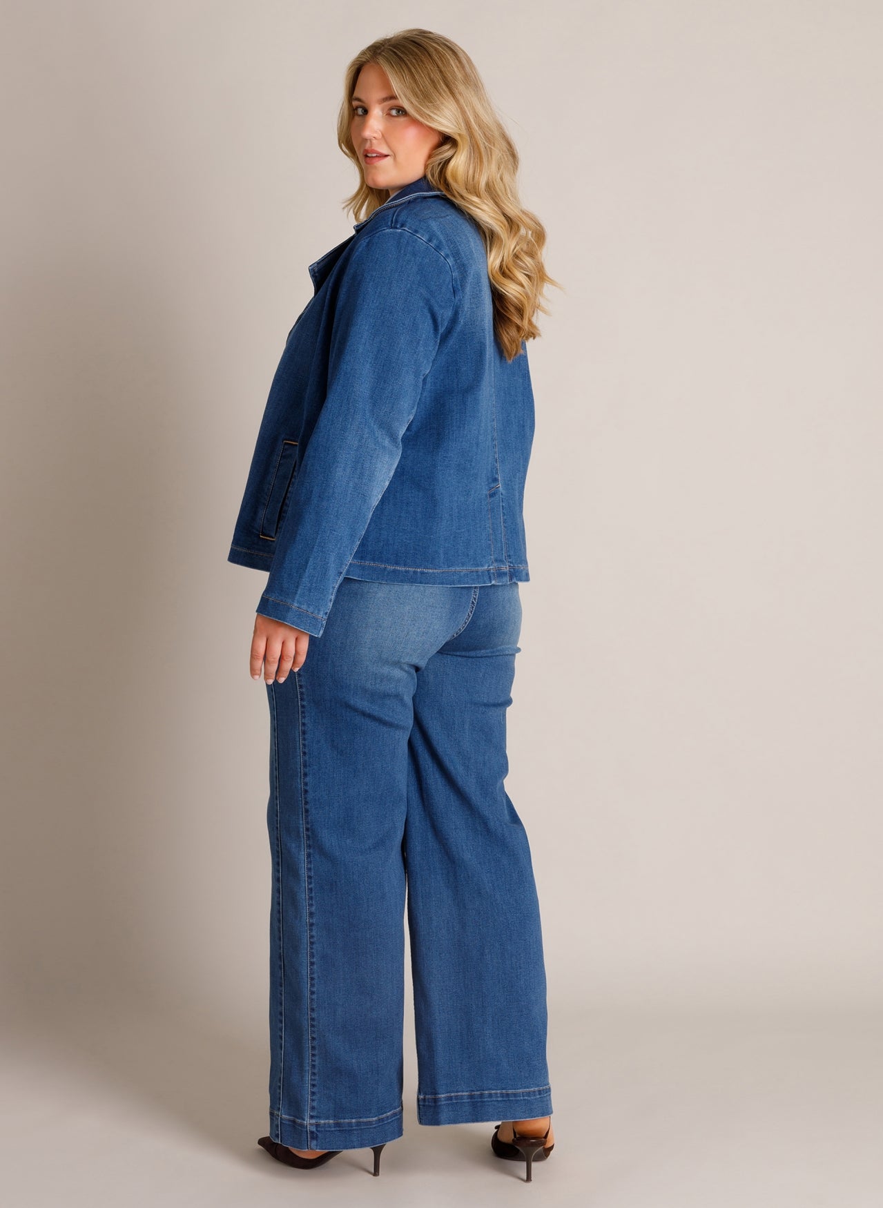 Titia | Dark Stone Wash Deni
