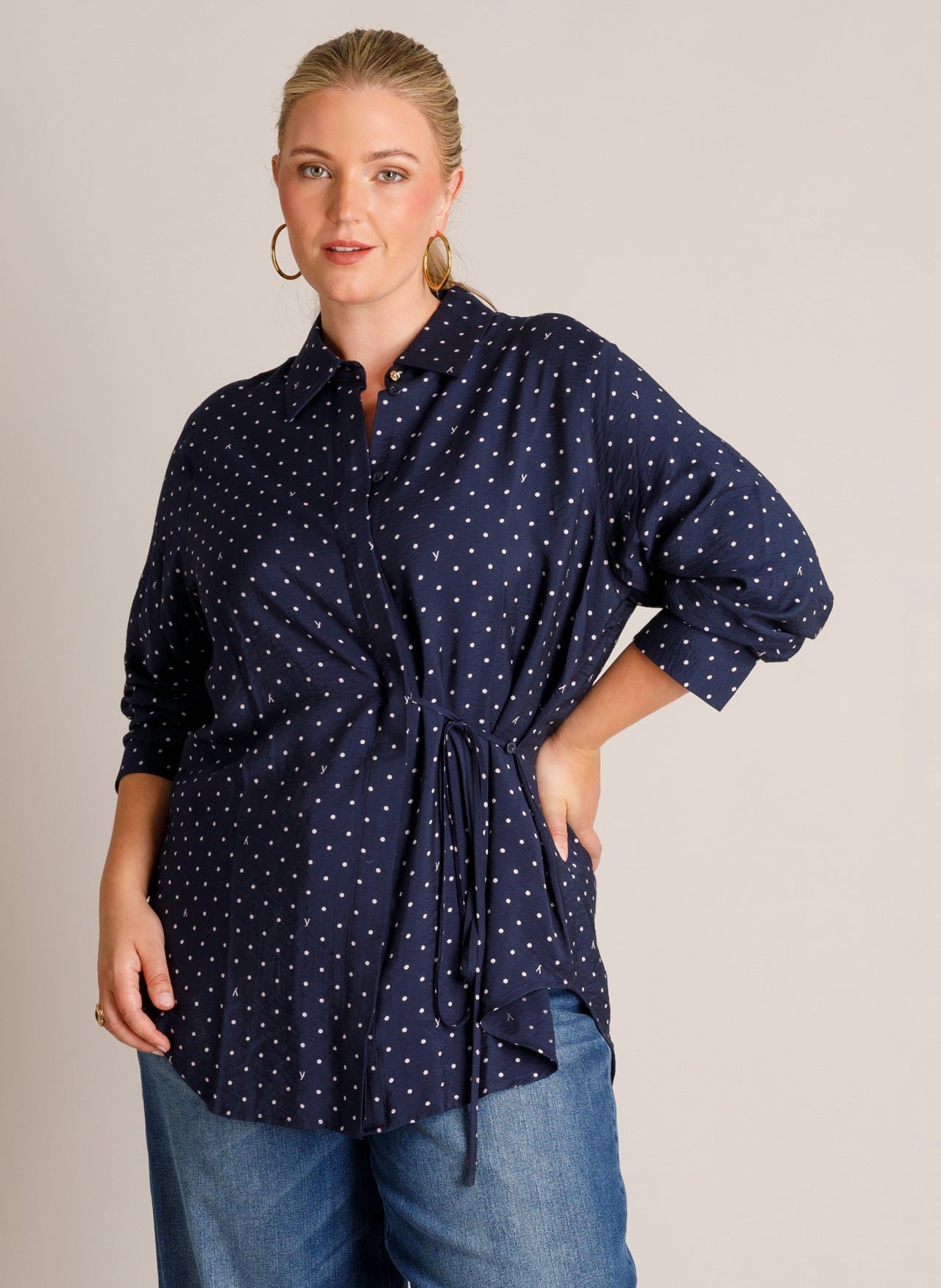 Tuva | Dark Blue/Off white