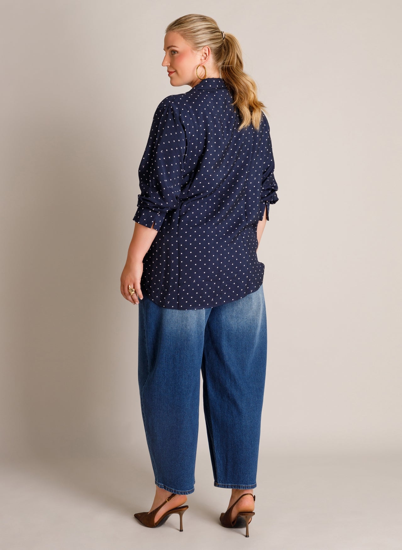 Tuva | Dark Blue/Off white