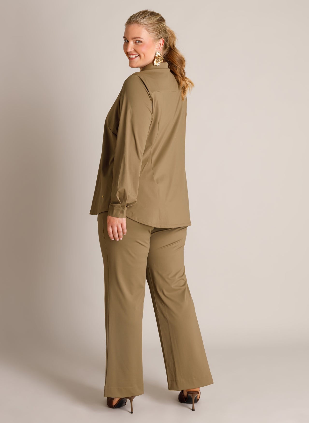 Gaelle Essential | Grey Olive