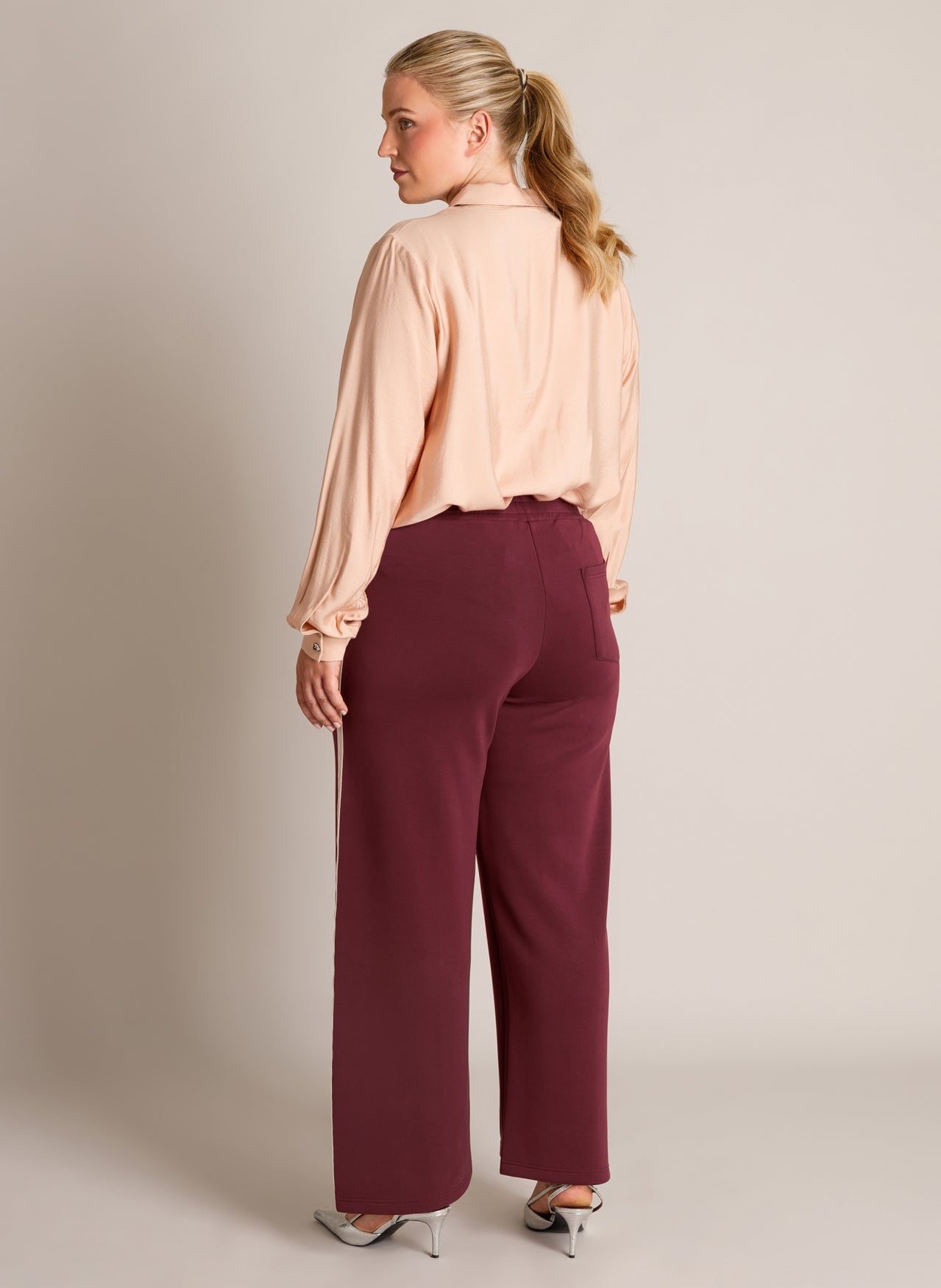 Jelisa Essential | Wine Red/Beige Cream