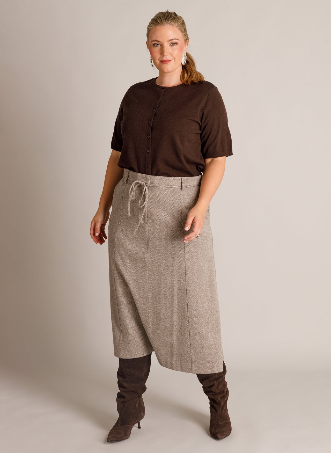 Tiora | Dark Brown