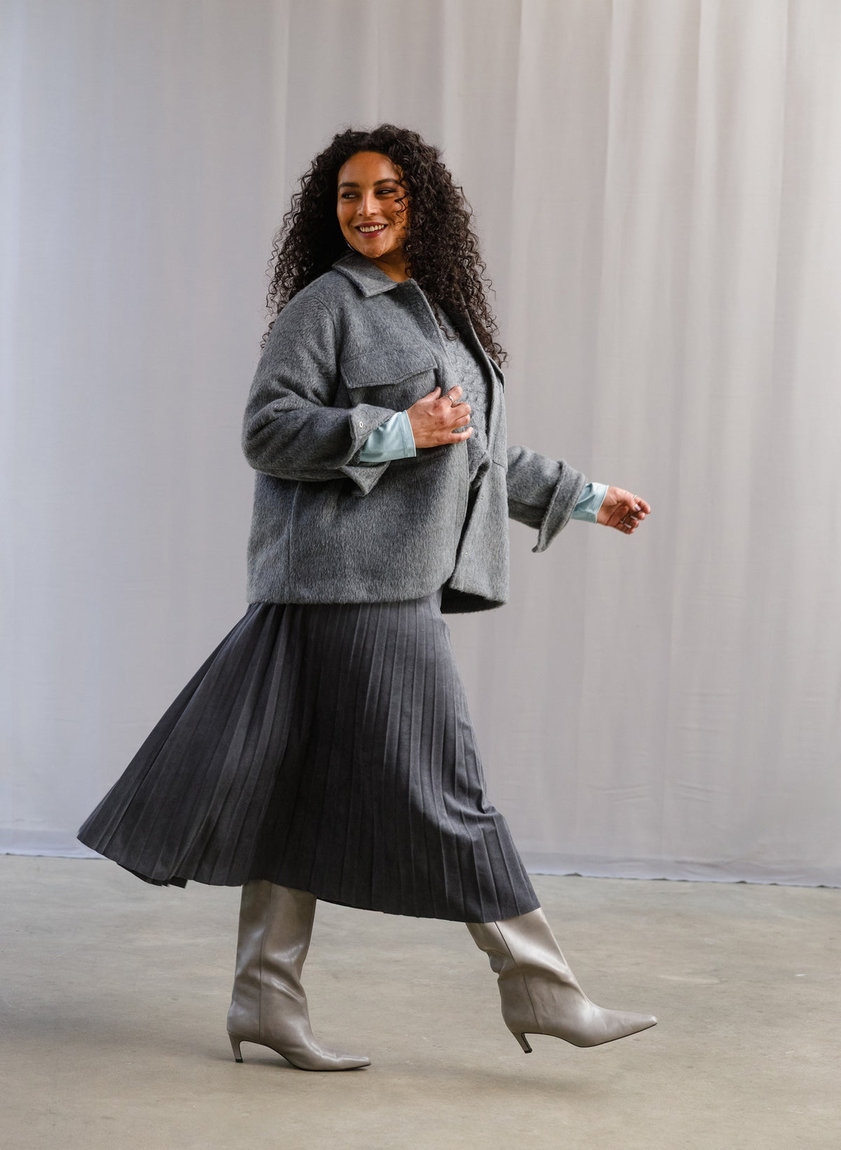 Vasia | Warm Grey