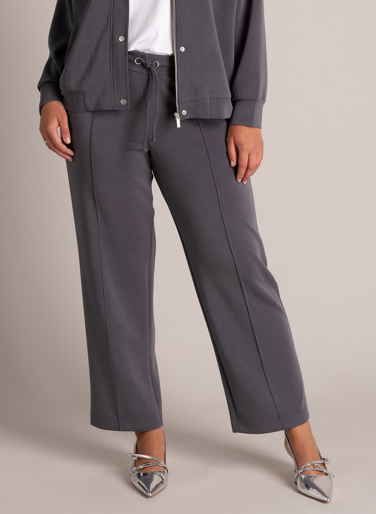 Selena Essential | Warm Grey