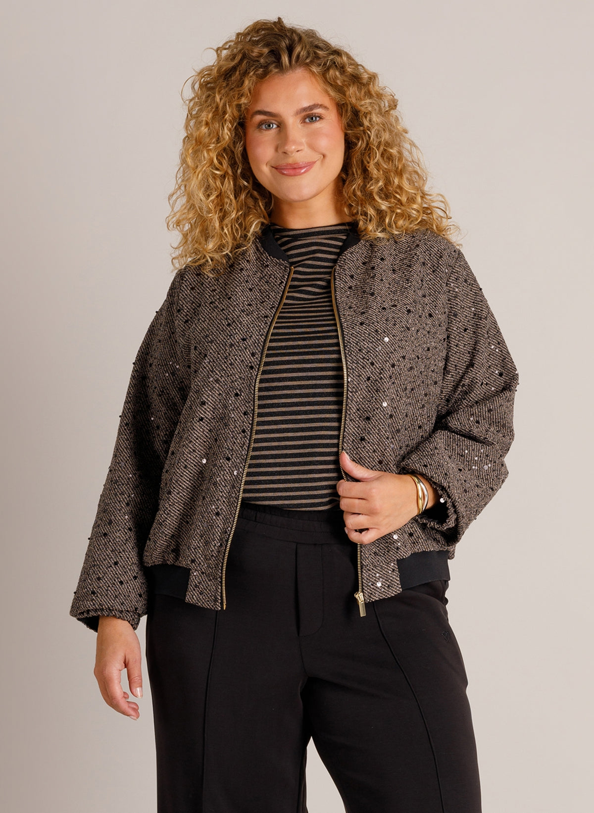 YCZaina | Black Melange