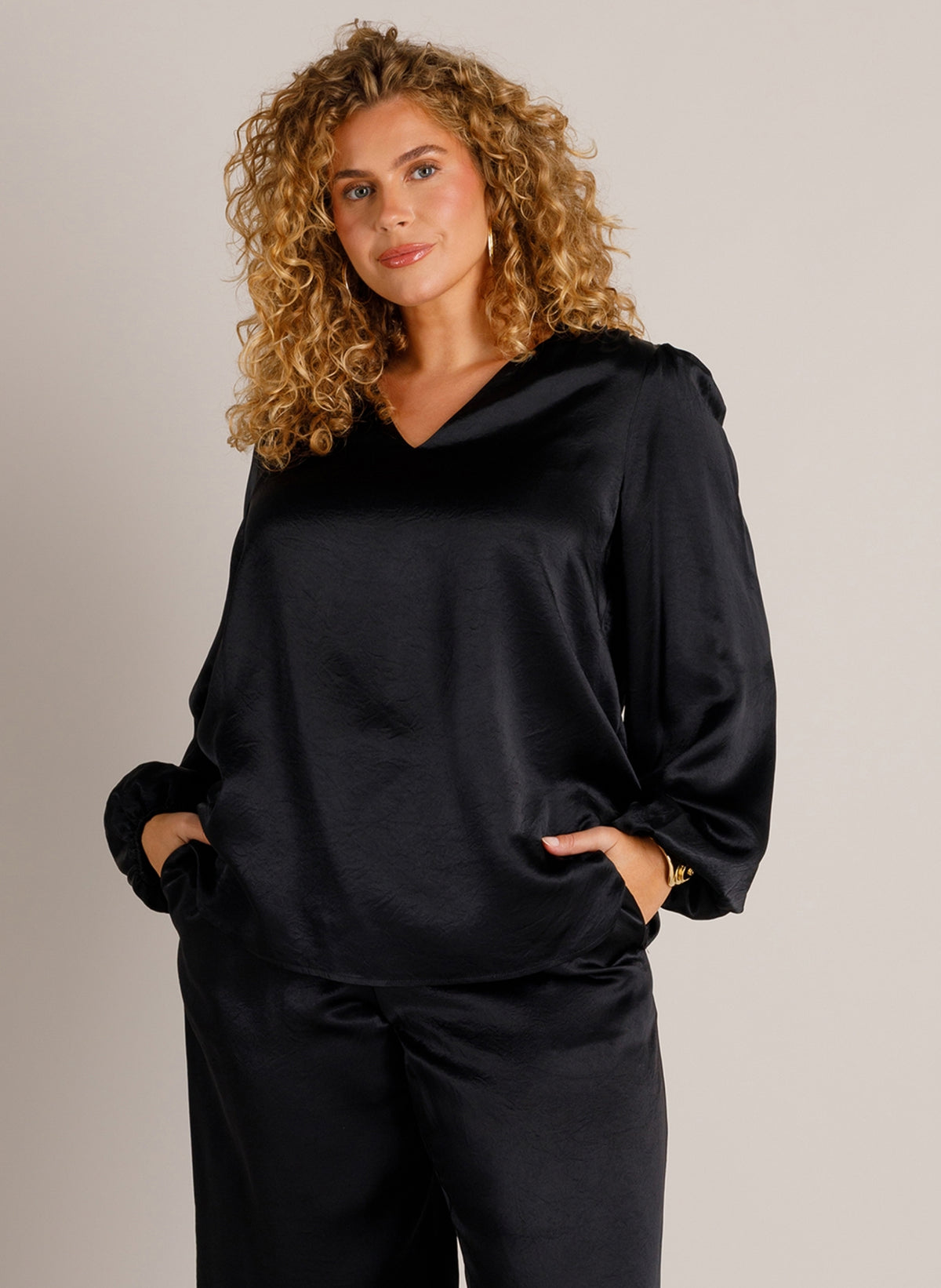 YCZella | Black