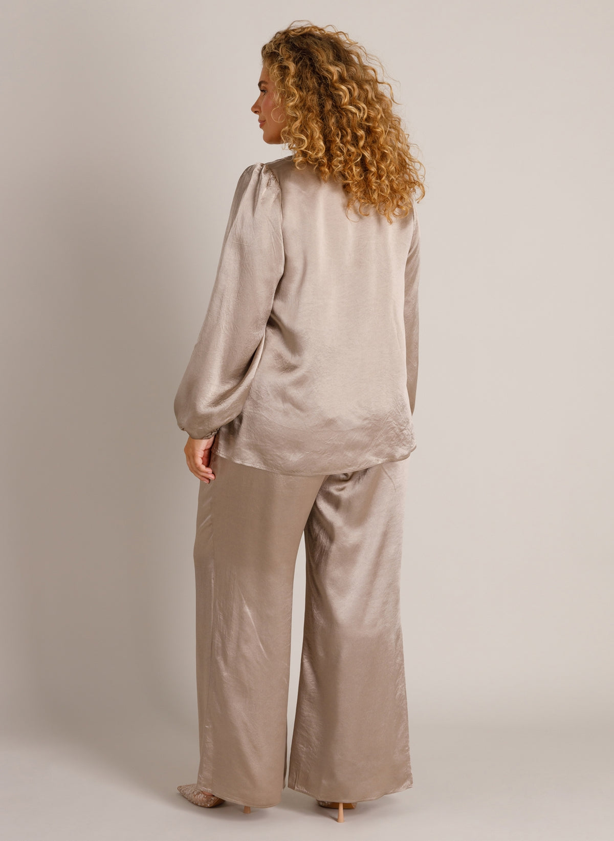 YCZella | Taupe Grey