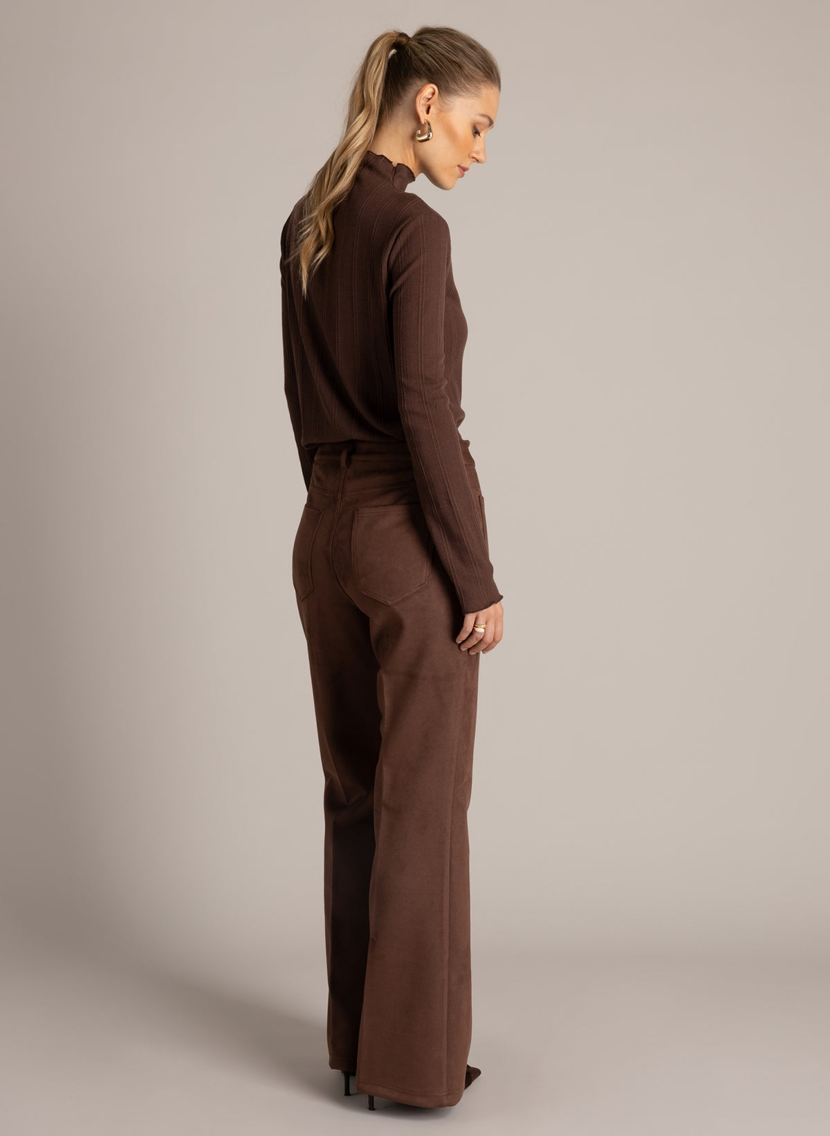 Udela | Red Brown