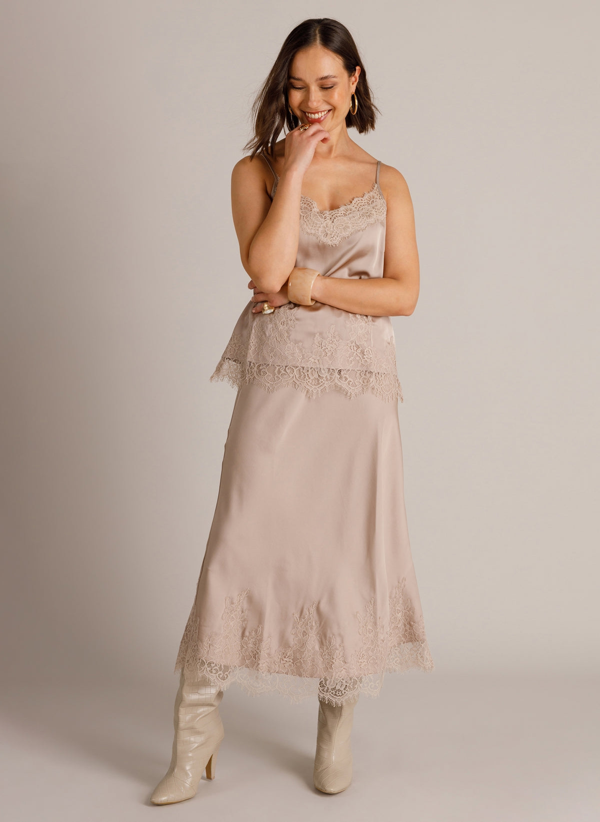 YYWismara | Light Taupe