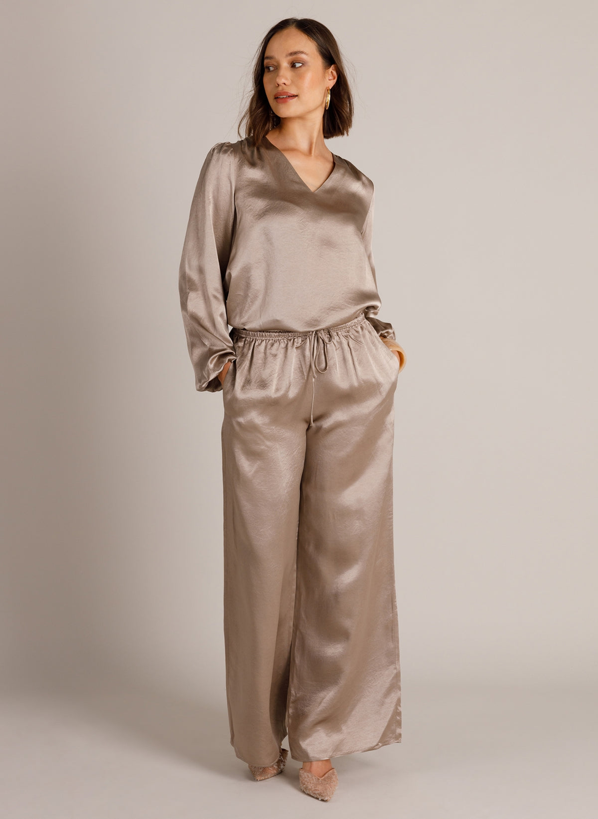 YYWinnika | Taupe Grey