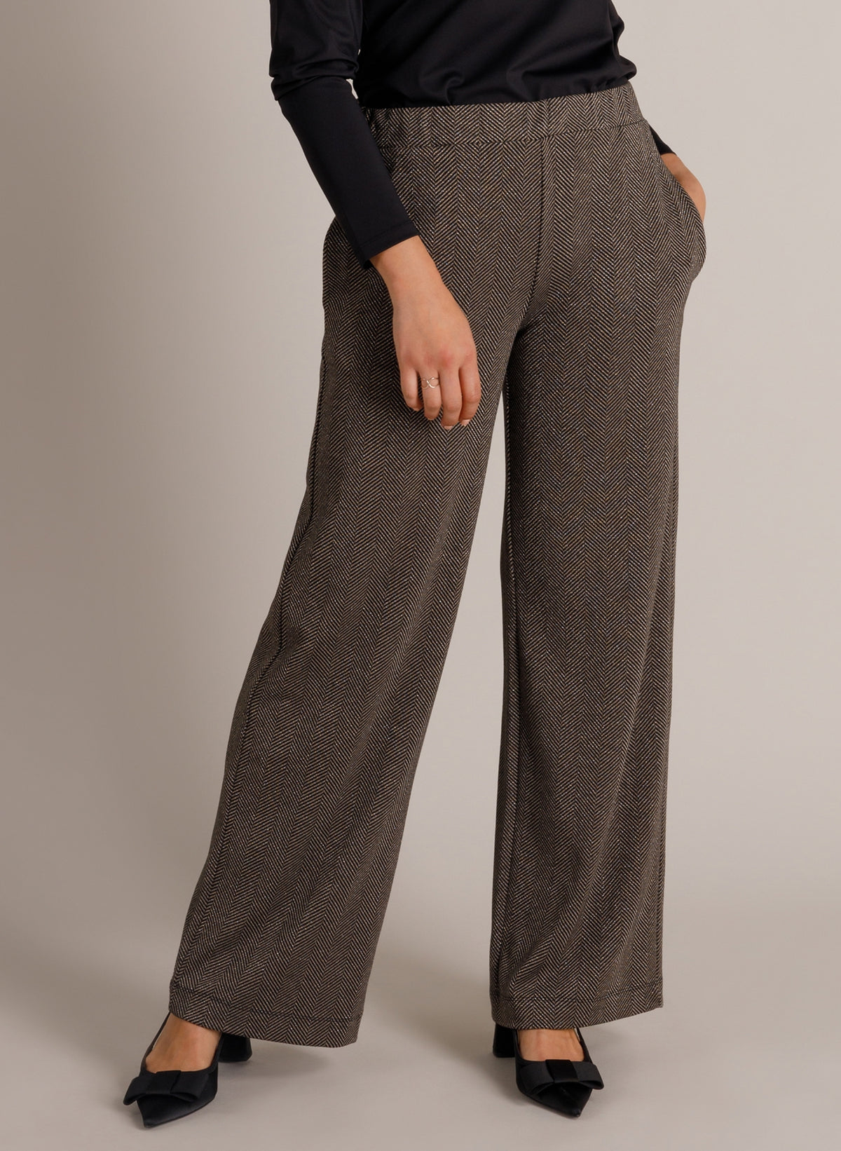YYWilka | Black/Taupe Grey
