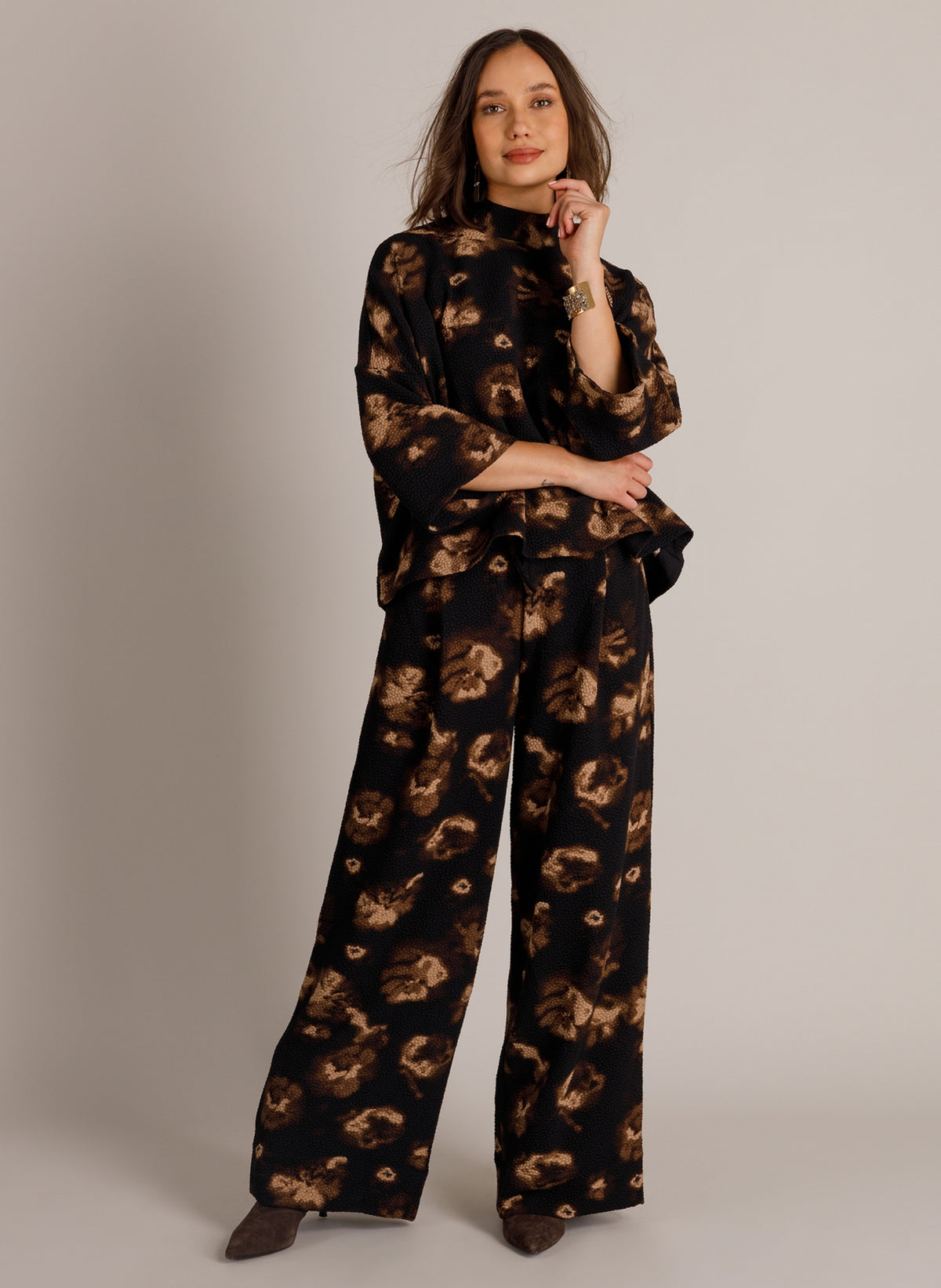 YYWiltrude | Black Multi Colour