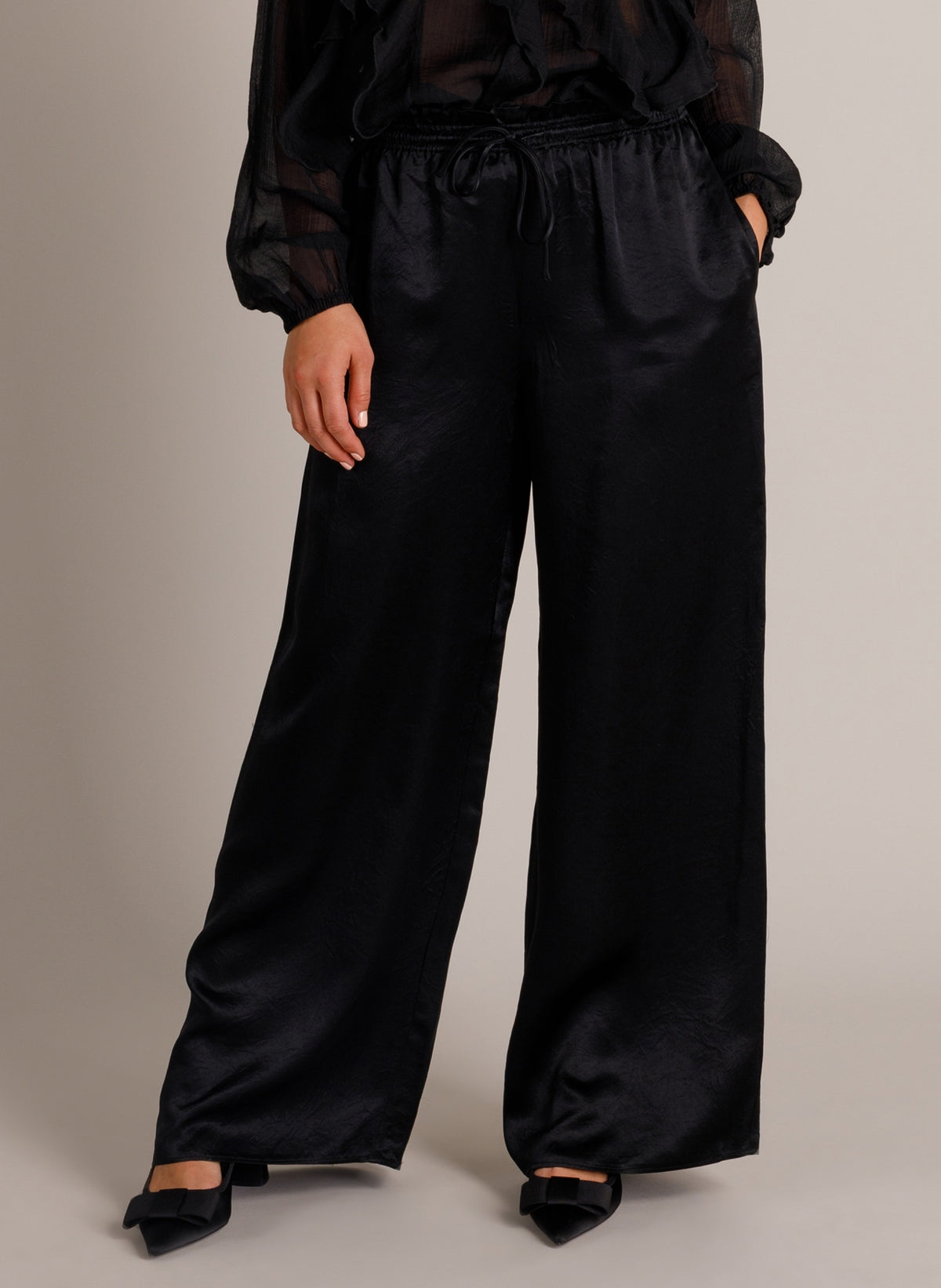 YYWynona | Black