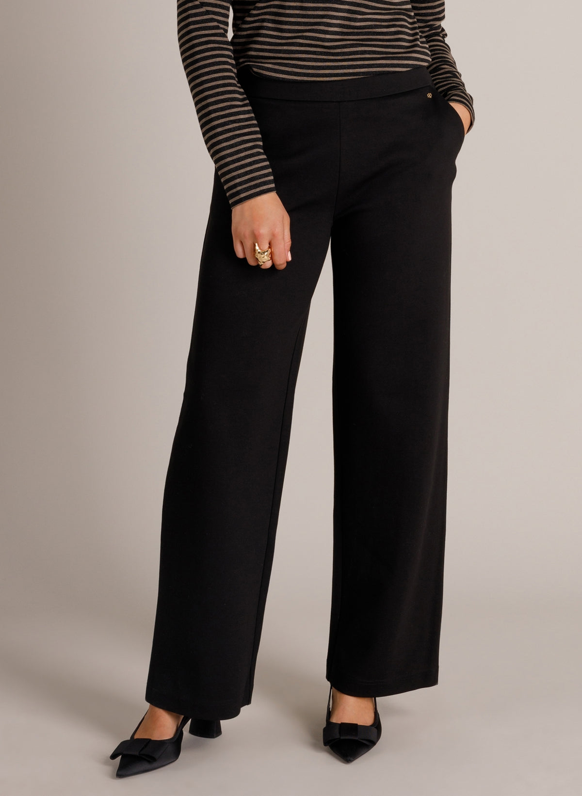 YYPaloma Essential | Black