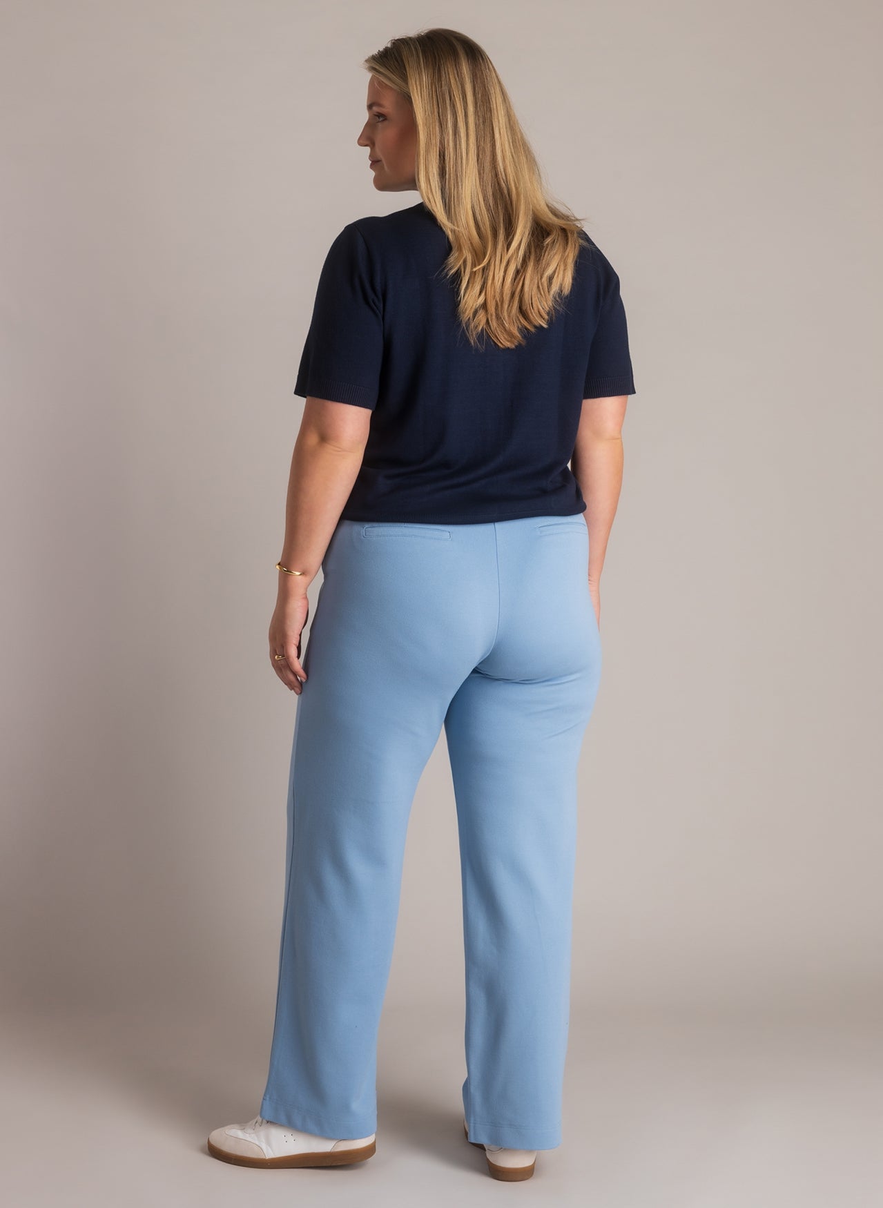 Nadeche Essential | Uniform Blue