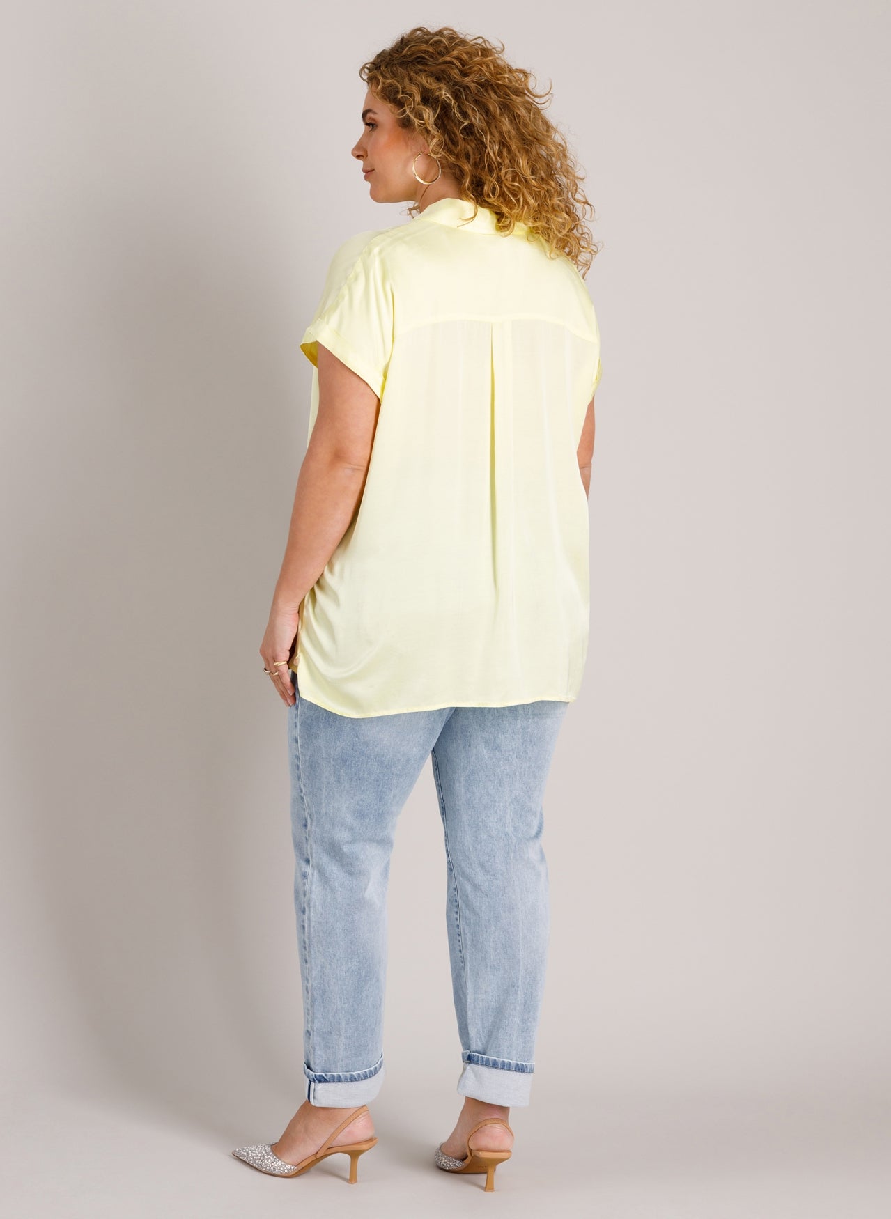 Wiktoria Essential | Pastel Yellow