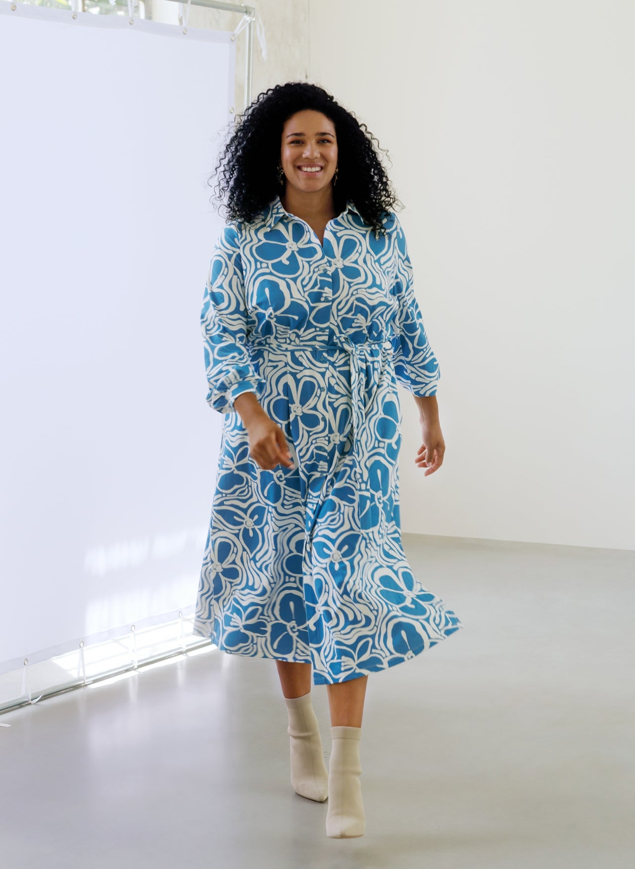 Nicole Essential | Uniform Blue/Off Whi