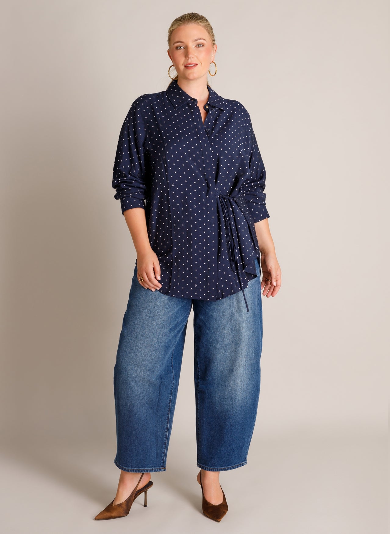 Tuva | Dark Blue/Off white