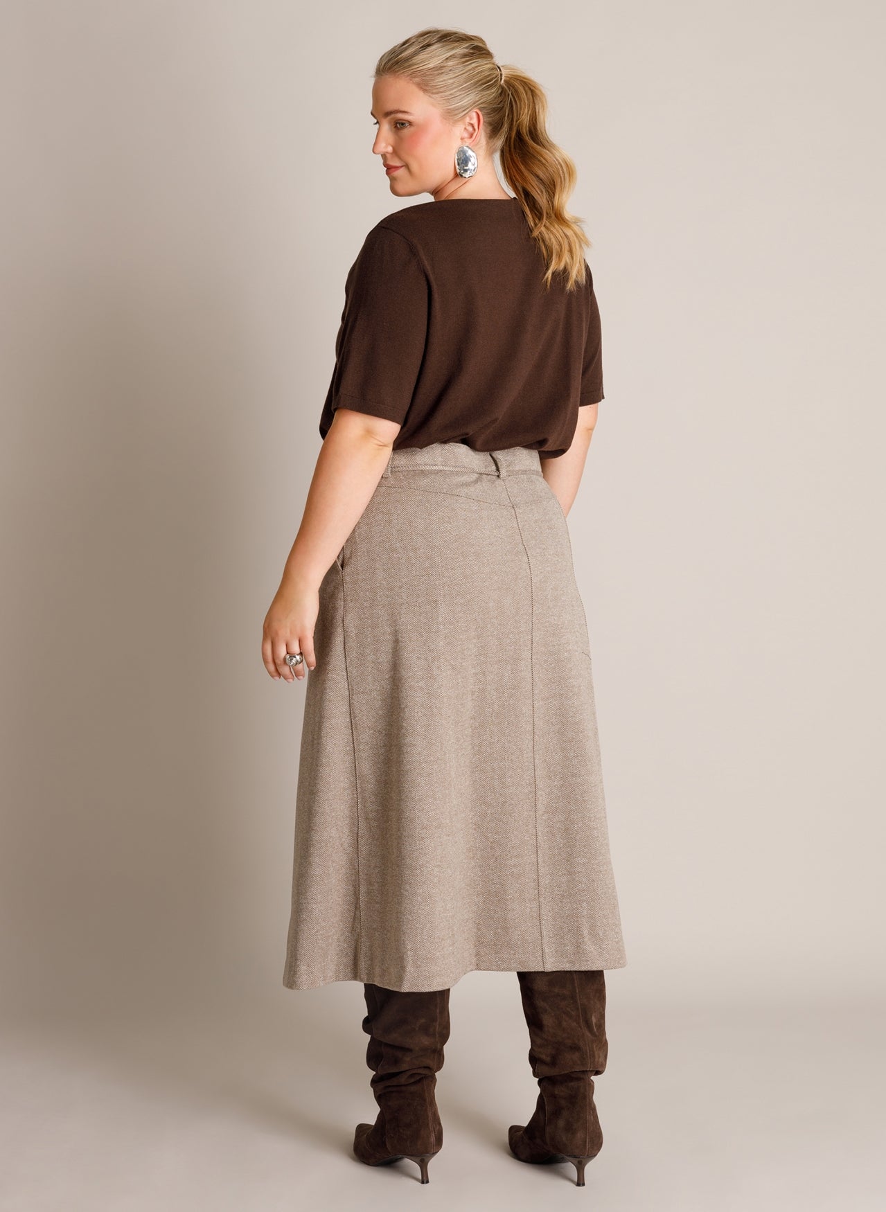 Tiora | Dark Brown