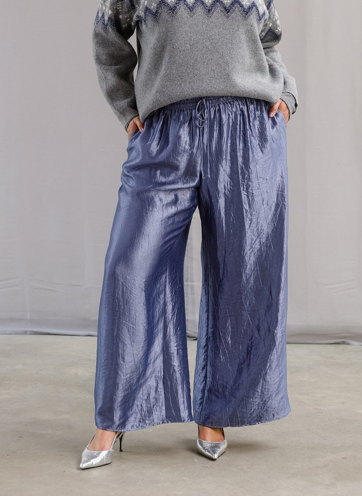 Viviane | Faded Blue