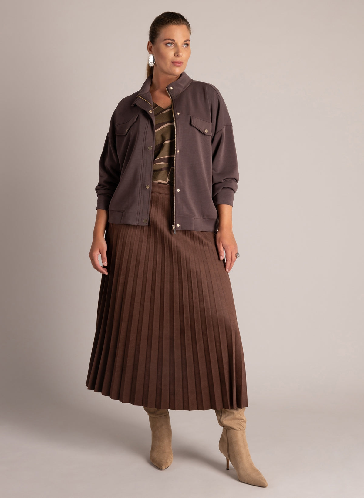 Virna | Brown