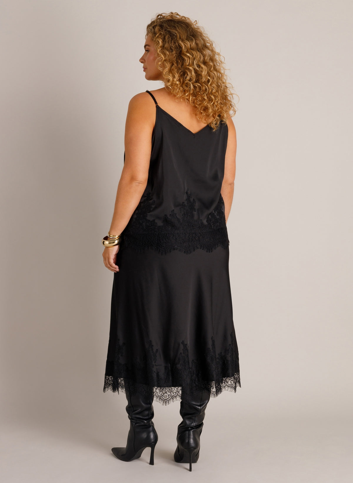YCZelina | Black