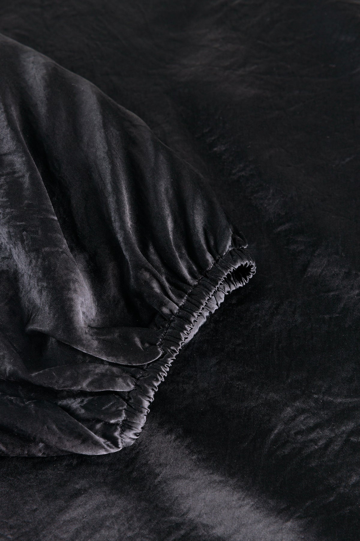 YCZella | Black