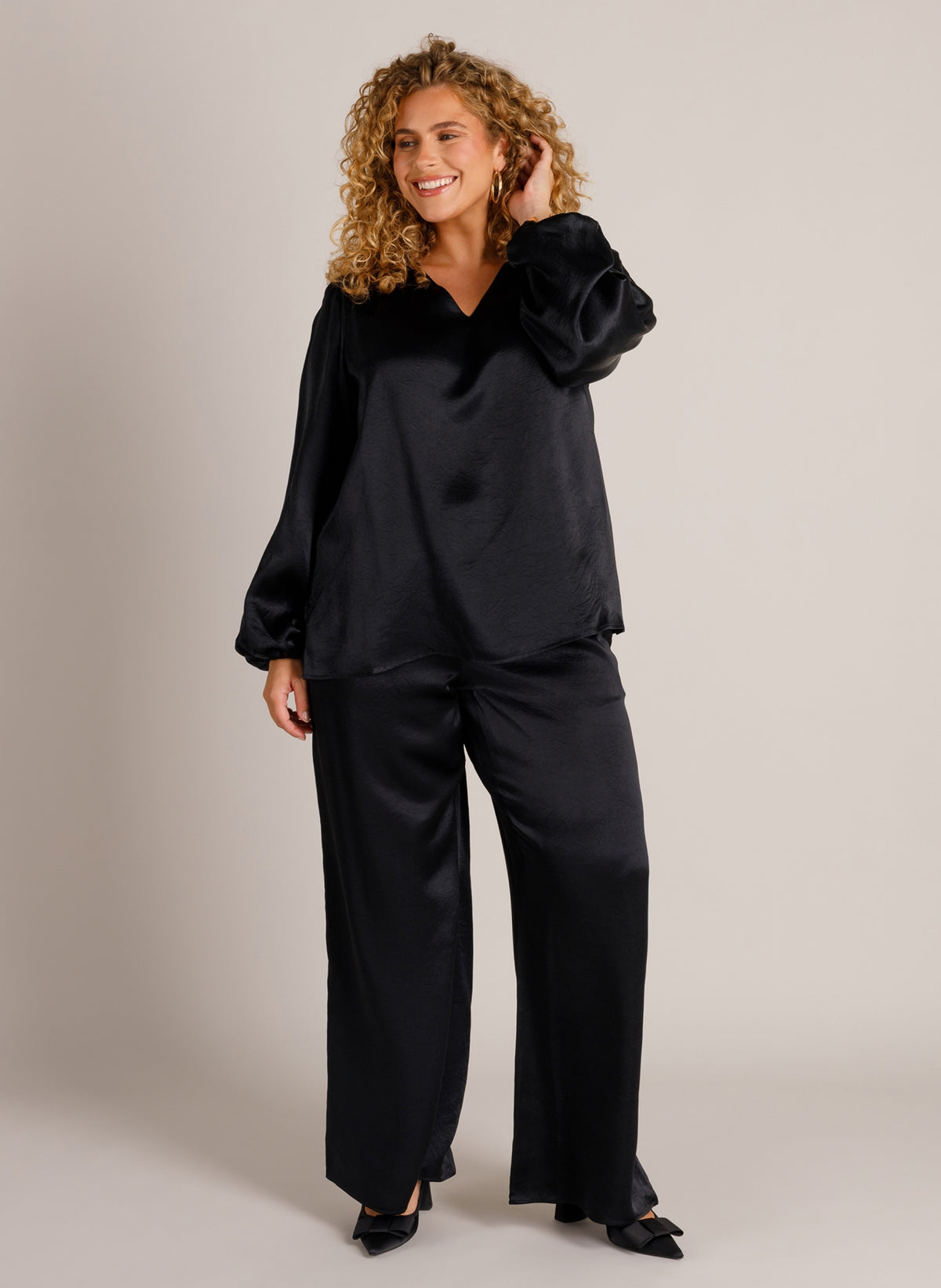 YCZella | Black
