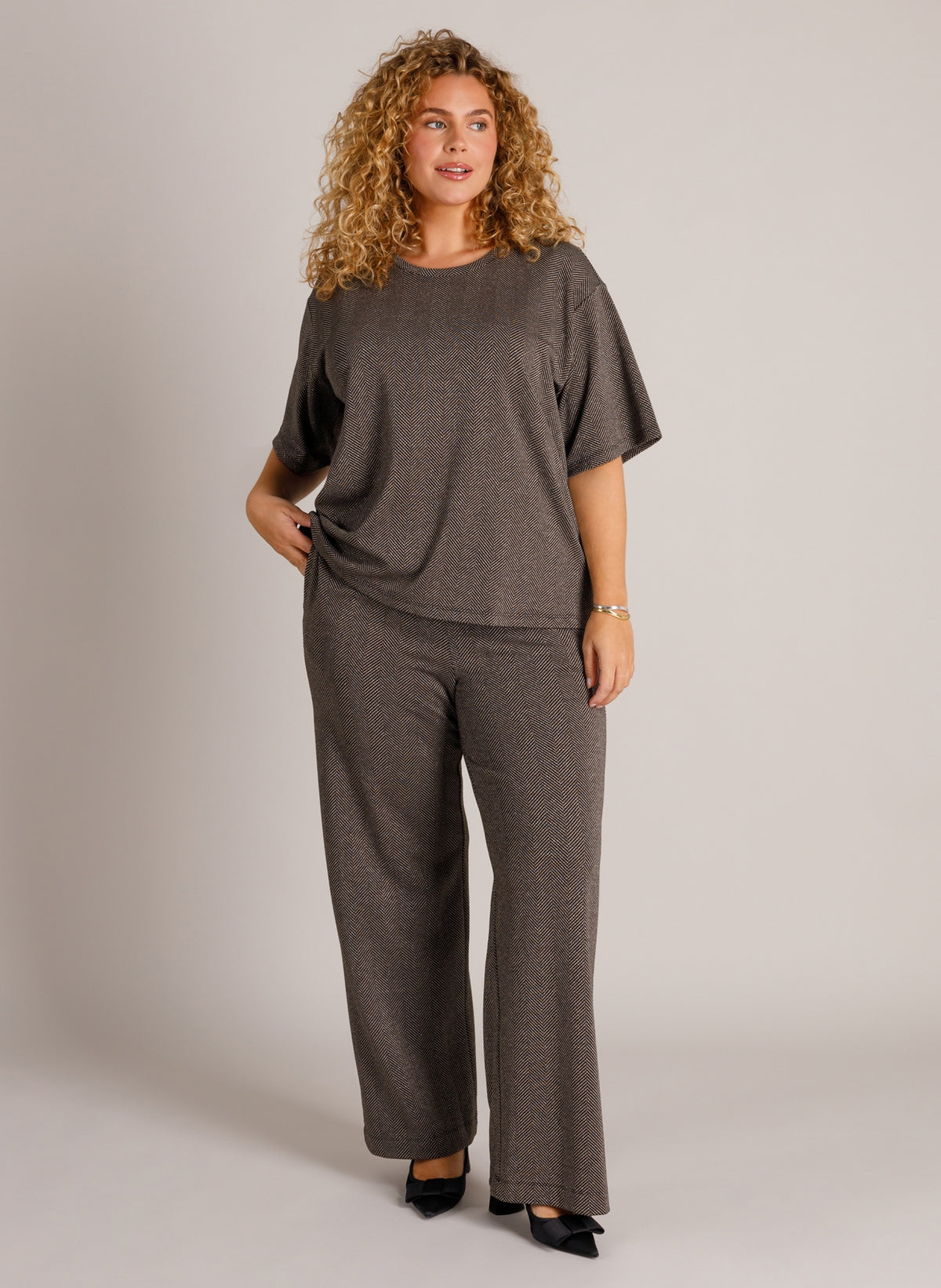 YCZina | Black/Taupe Grey