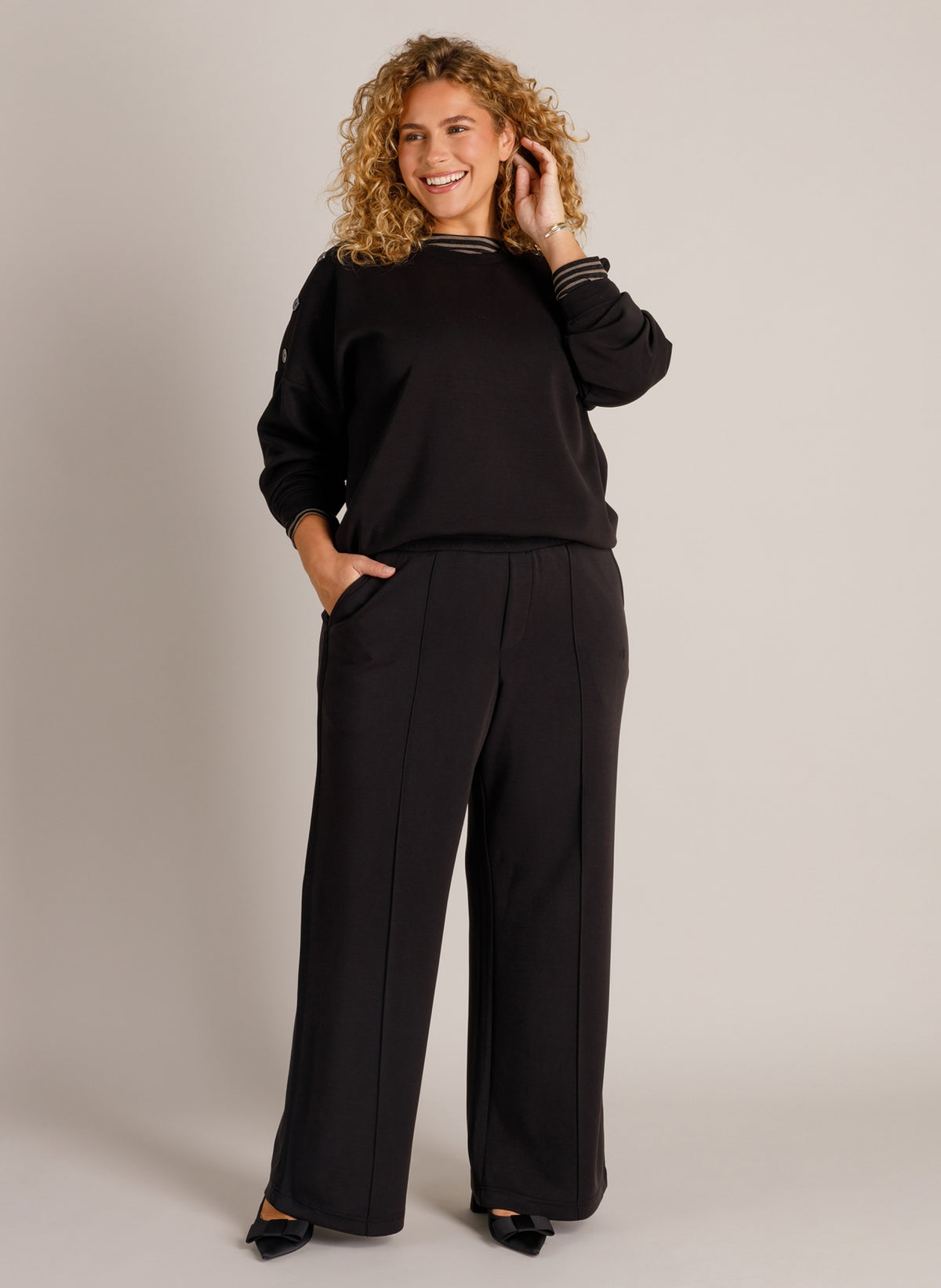 YCJelisa Essential | Black