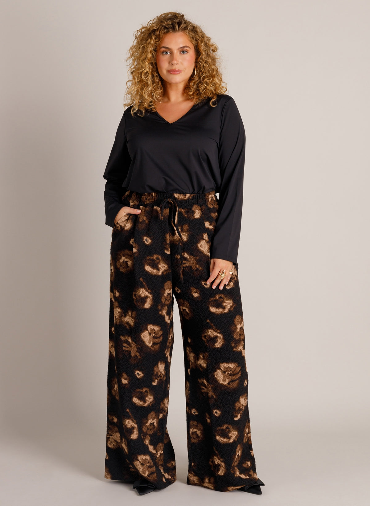 YCZelia | Black Multi Colour