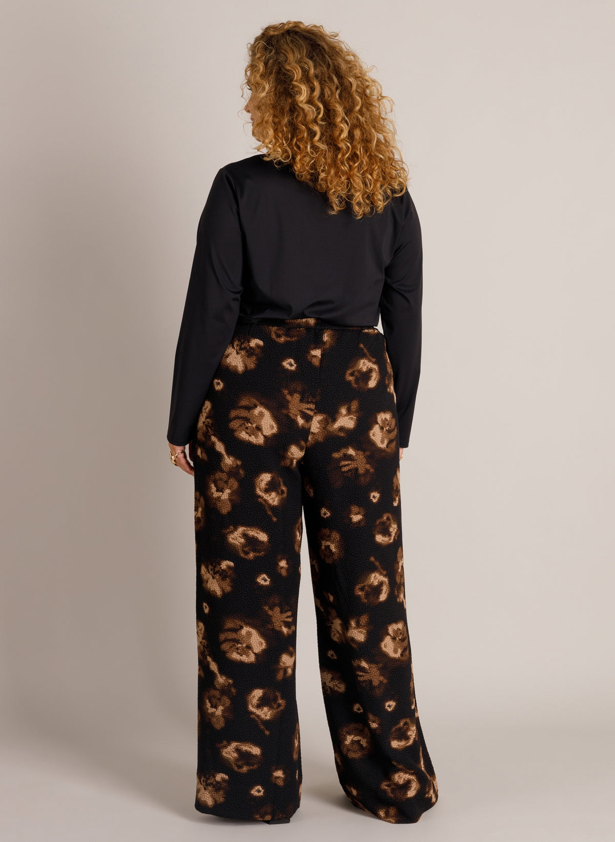 YCZelia | Black Multi Colour