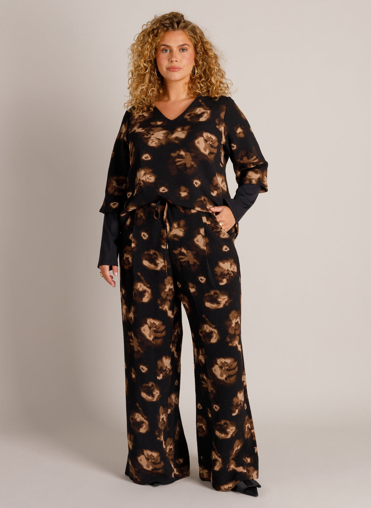 YCZelia | Black Multi Colour